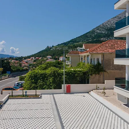 Stunning In With Wifi Apartament